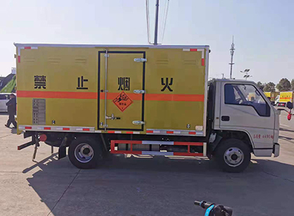 海勃湾爆破器材运输车