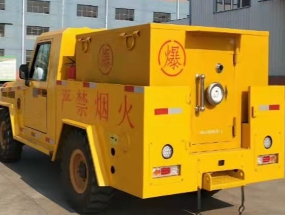 海勃湾凯龙爆破器材运输车：保障爆破任务的安全运行